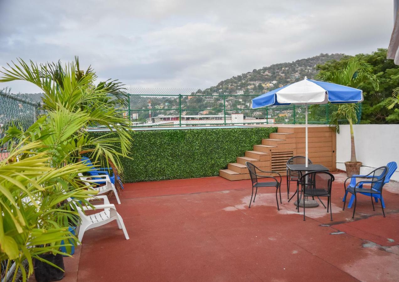 Hotel Gaby Inn Zihuatanejo Exterior photo
