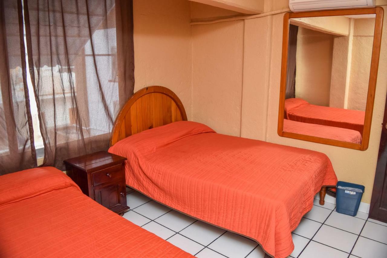 Hotel Gaby Inn Zihuatanejo Exterior photo