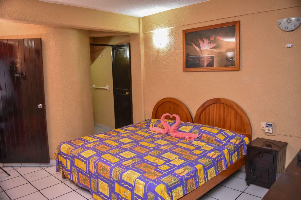 Hotel Gaby Inn Zihuatanejo Exterior photo